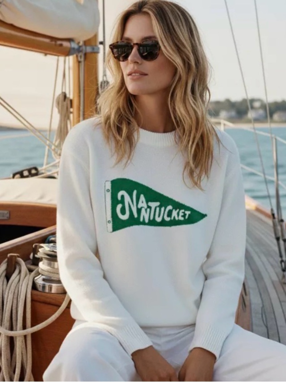 ISO Ellsworth & Ivey
Nantucket Pendant Flag Sadie Crewneck Sweater - Ivory/Green